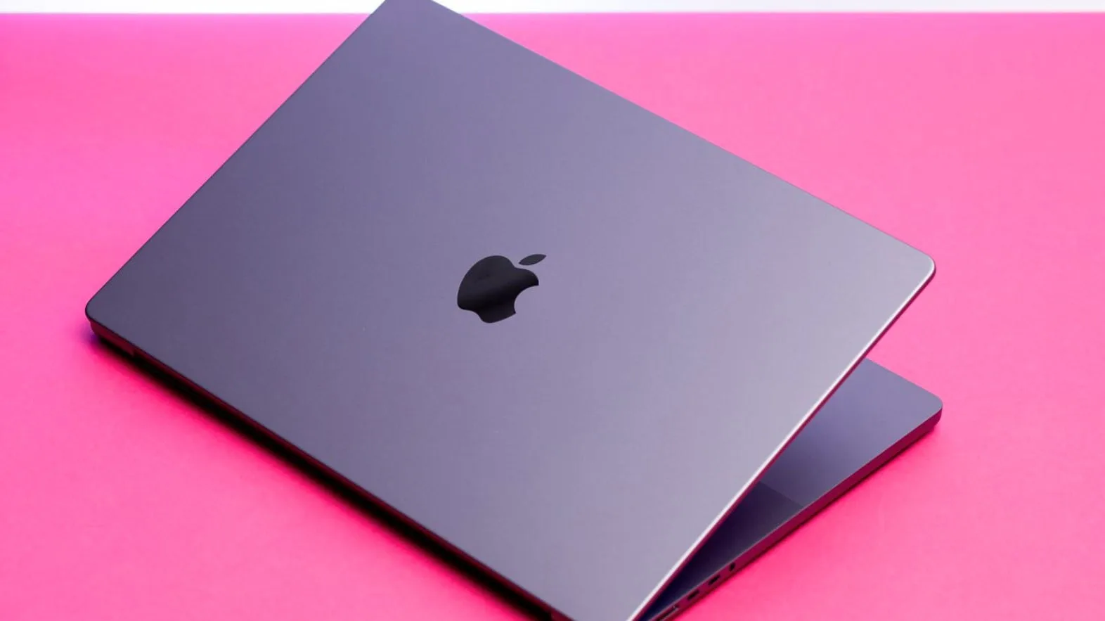 Apple Macbook Pro M2 Chipset 12 Core